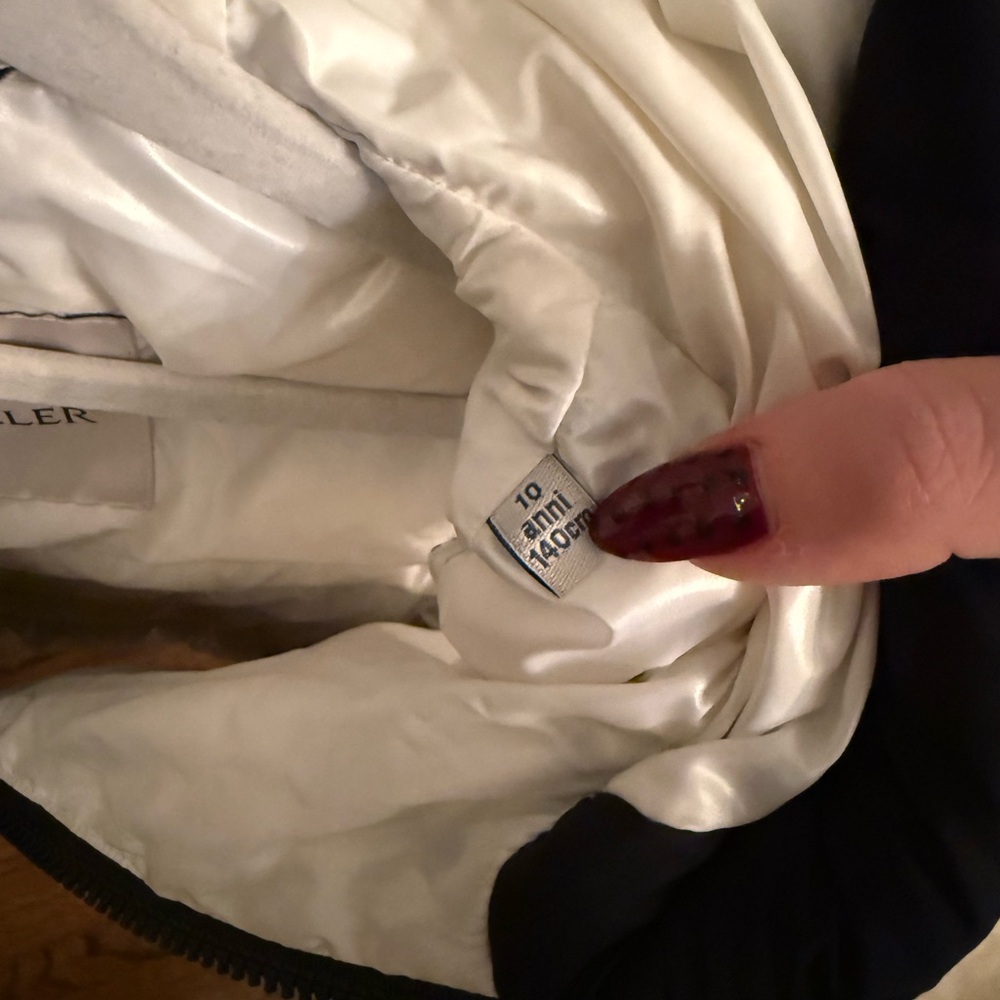 Moncler White and Black Vest - Picture 4 of 4